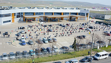 Parcarea aeroportului din Cluj, prima din țară care permite plata direct de pe telefon.